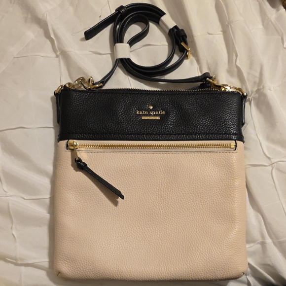 kate spade Handbags - Kate Spade Black and Tan Crossbody Bag